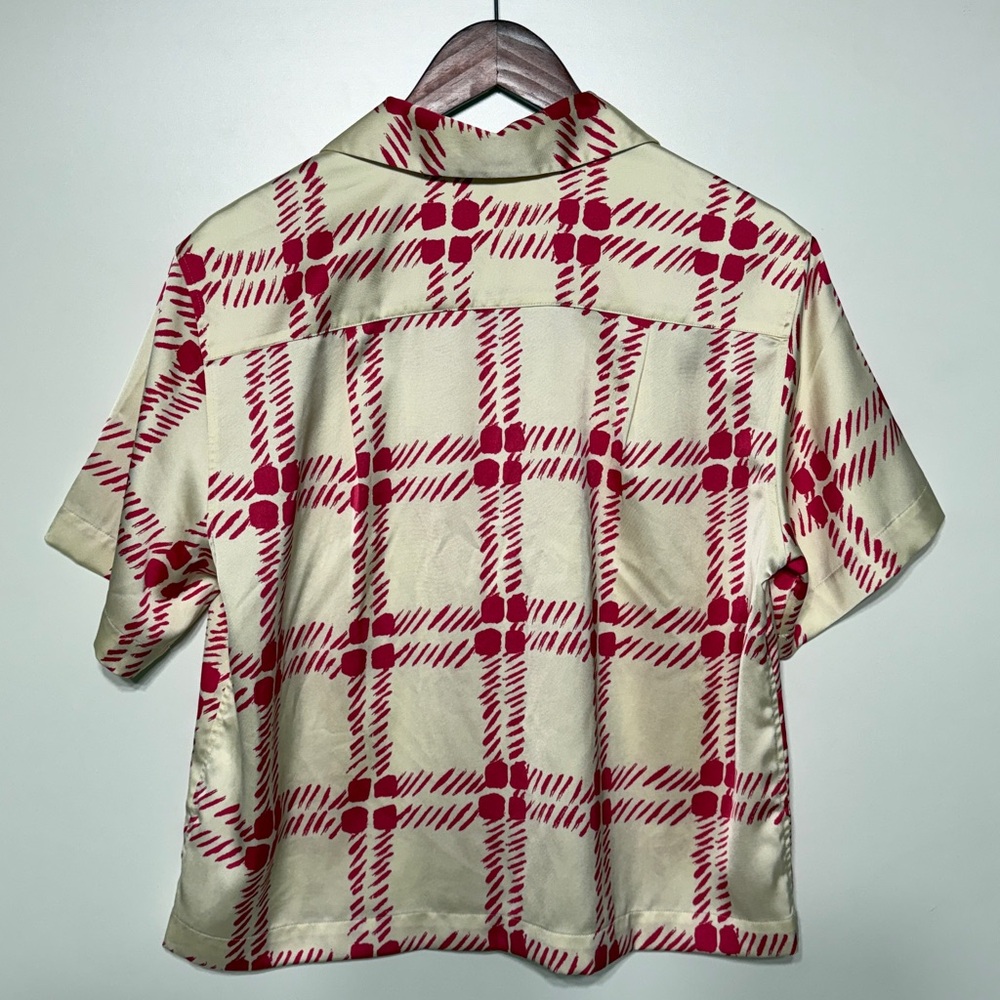 Marni x Uniqlo Oversized Open Collar Short Sleeve Shirt in Fuchsia and Ivory - Picture 2 of 11